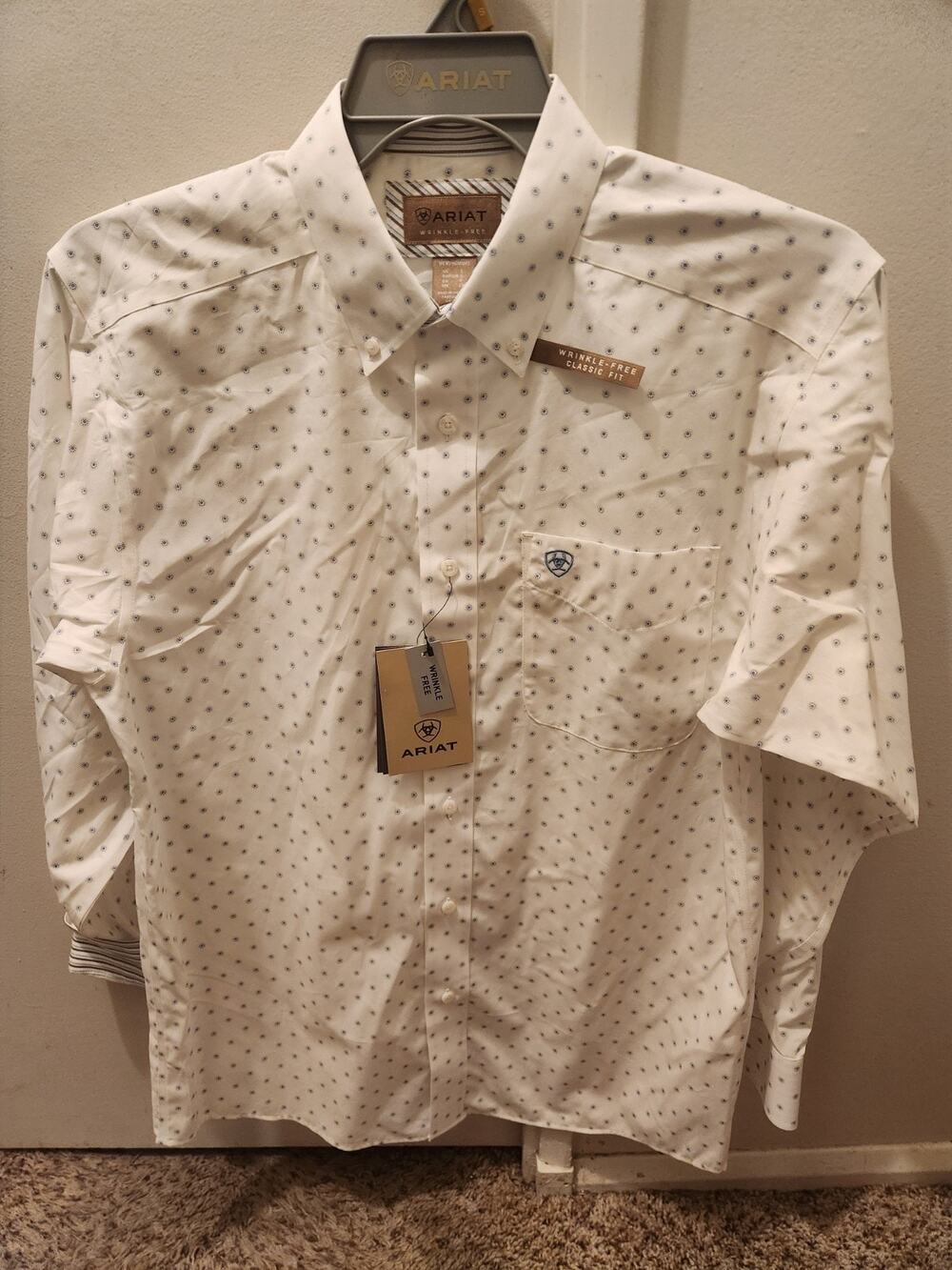 NEW Ariat Wrinkle Free Medallion Classic Fit L/S Shirt, White, Men’s Sz S